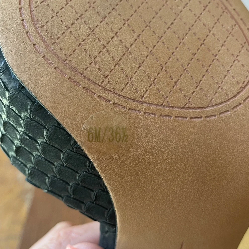 Jessica Simpson size color